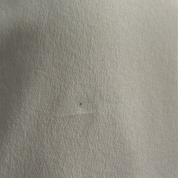 ELIZABETH And JAMES Elegant Cream Sleeveless Crop Top - Picture 14 of 14